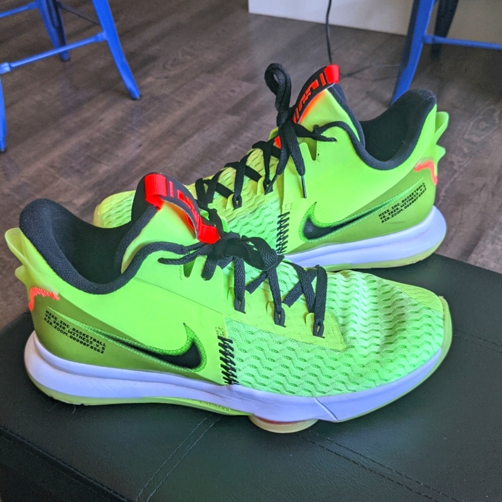 Nike LeBron Witness 5 Grinch Volt Green Lakers size 14